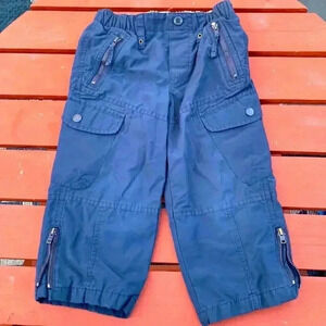 Gap, fully lined cargo style  rain pants with zippers at the cuffs